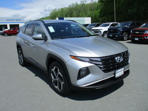 Used 2024 Hyundai Tucson SEL w/ Convenience Package AWD/4WD image 3
