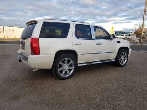 Used 2007 Cadillac Escalade AWD w/ Information Package image 4