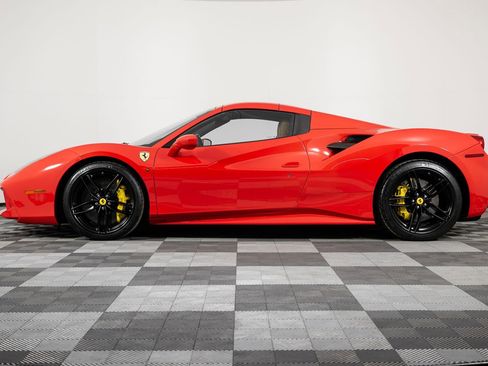 Used 2017 Ferrari 488 Spider RWD image 4