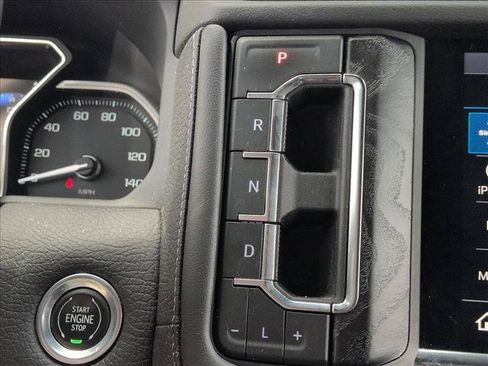 Used 2021 GMC Yukon Denali w/ Denali Premium Package AWD/4WD image 12