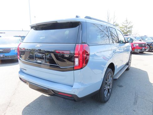 New 2026 Ford Expedition Platinum AWD/4WD image 4