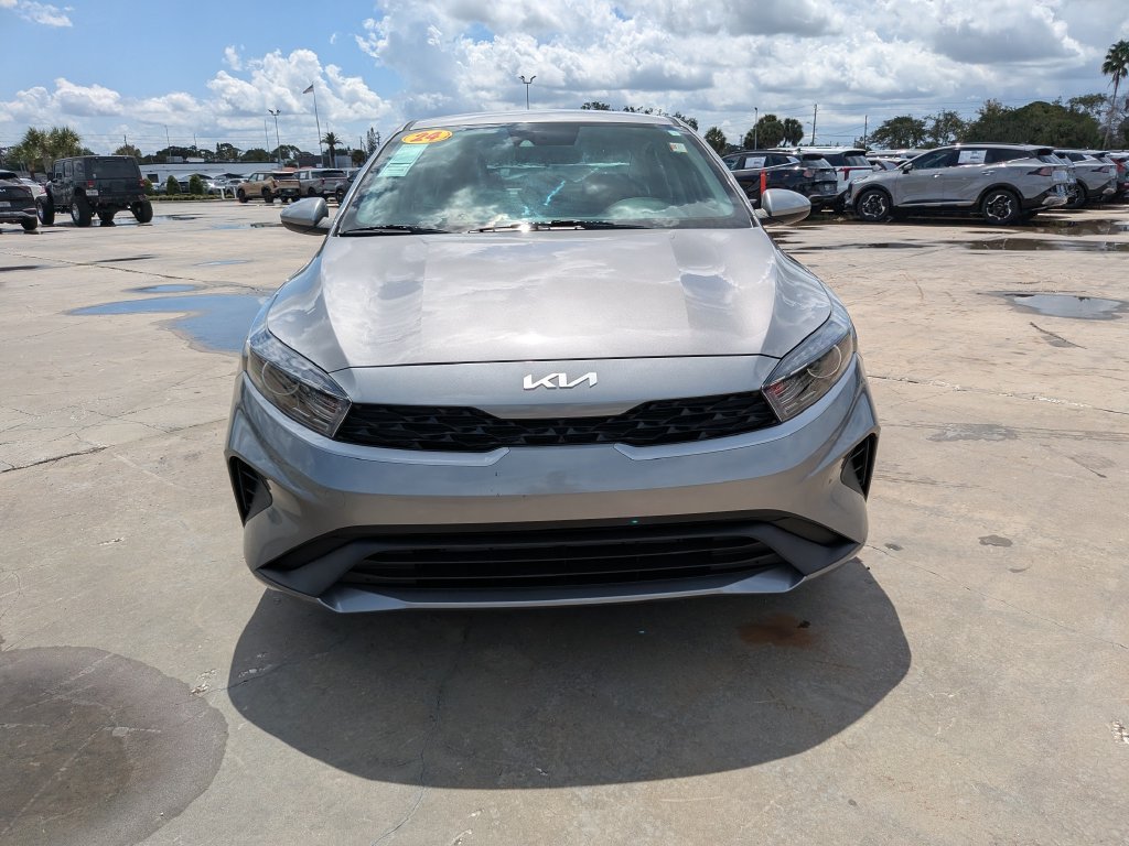 Certified 2024 Kia Forte LXS FWD image 3