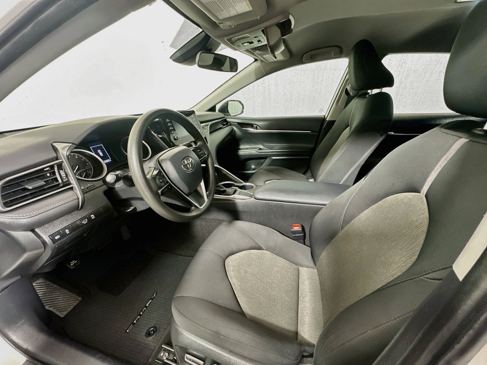 Used 2022 Toyota Camry LE FWD image 19