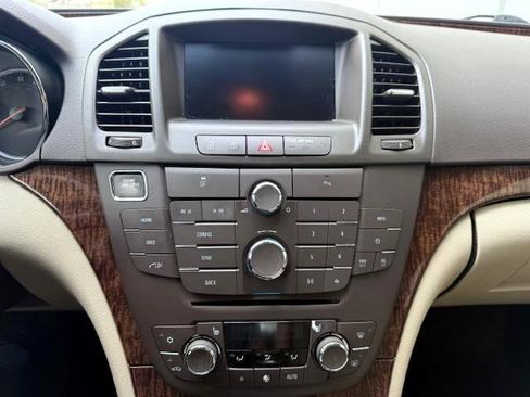Used 2013 Buick Regal Premium image 11
