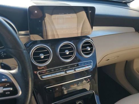 Used 2021 Mercedes-Benz GLC 300 image 25