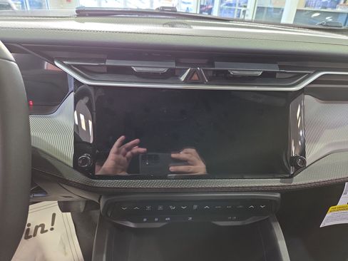 New 2026 Jeep Cherokee Limited image 10