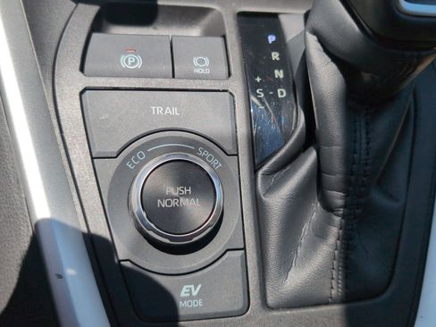 Certified 2023 Toyota RAV4 XLE Premium AWD/4WD image 39