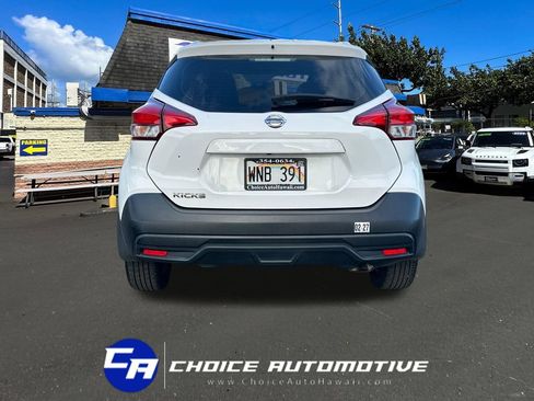 Used 2018 Nissan Kicks S FWD image 7