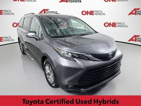 Certified 2025 Toyota Sienna XLE FWD image 1