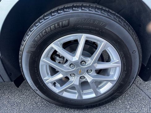 Used 2024 Chevrolet Equinox LT FWD image 11