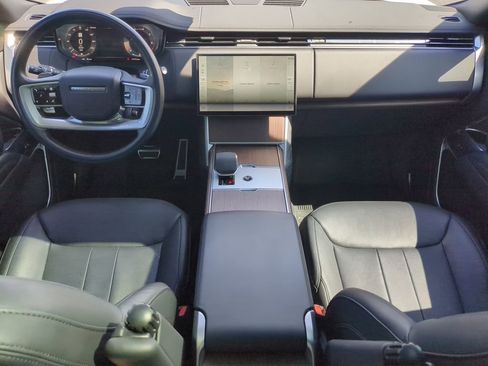 Used 2025 Land Rover Range Rover Long Wheelbase SE AWD/4WD image 12