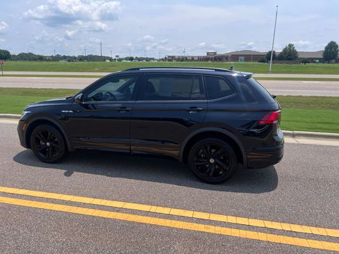 Used 2023 Volkswagen Tiguan SE R-Line AWD/4WD image 7