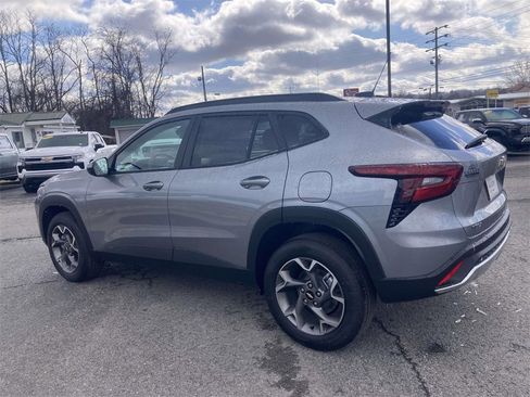 New 2026 Chevrolet Trax LT w/ LT Convenience Package image 6