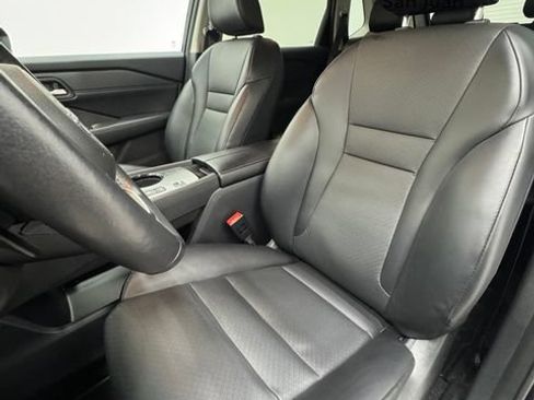 Used 2024 Nissan Rogue SV w/ SV Premium Package FWD image 25
