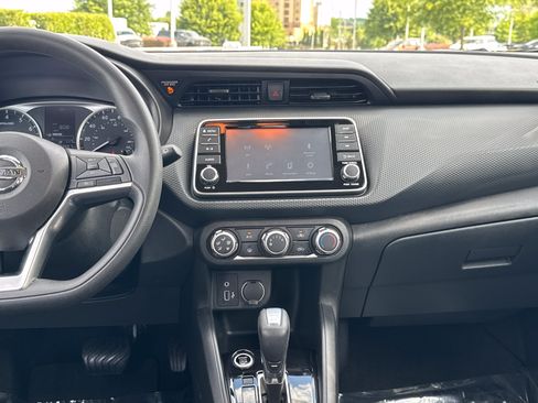 Used 2021 Nissan Kicks S FWD image 31
