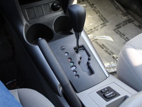 Used 2007 Toyota RAV4 Limited image 29