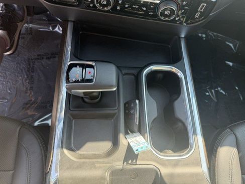 Used 2026 Chevrolet Silverado 1500 High Country w/ Technology Package AWD/4WD image 32