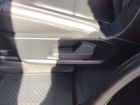 Used 2024 Ford Explorer XLT w/ Equipment Group 202A image 14