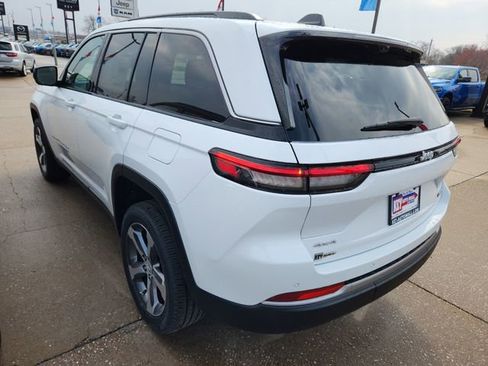 New 2026 Jeep Grand Cherokee Limited w/ Luxury Tech Group II AWD/4WD image 3