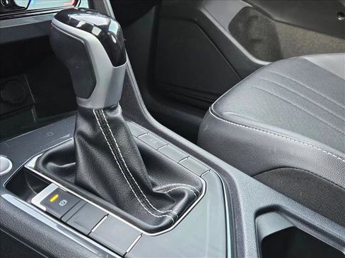 Used 2023 Volkswagen Tiguan SE image 14