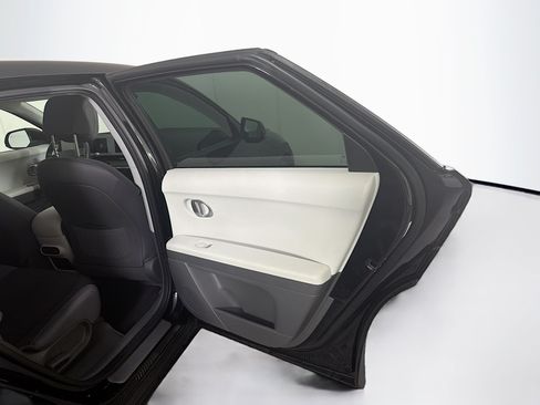 Used 2024 Hyundai Ioniq 5 SEL RWD image 29