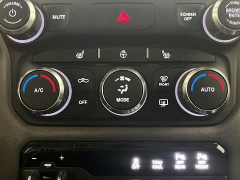 Used 2021 RAM 1500 Big Horn AWD/4WD image 16