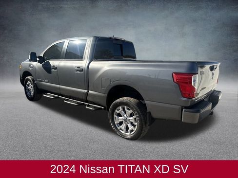 Used 2024 Nissan Titan SV w/ SV Convenience Package image 3