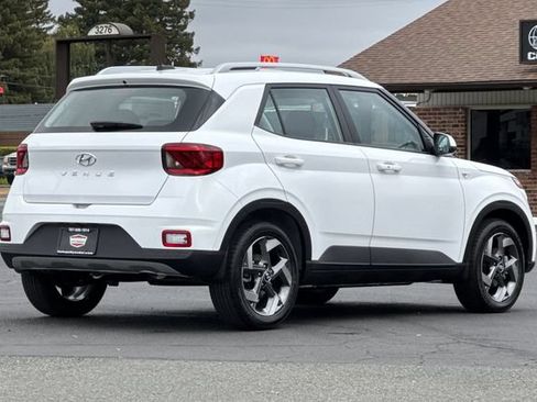 New 2026 Hyundai Venue SEL FWD image 6