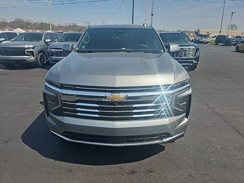 New 2026 Chevrolet Suburban LT w/ Comfort Package AWD/4WD image 2