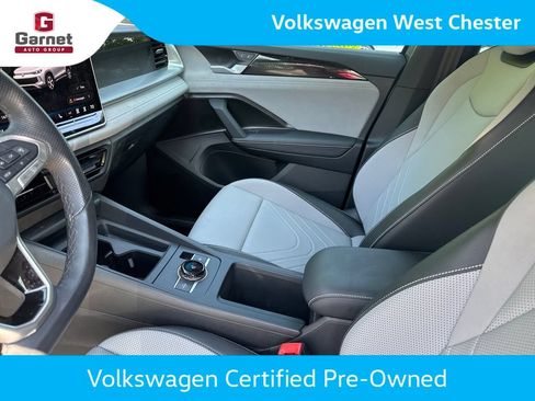 Certified 2025 Volkswagen Tiguan SE R-Line AWD/4WD image 13