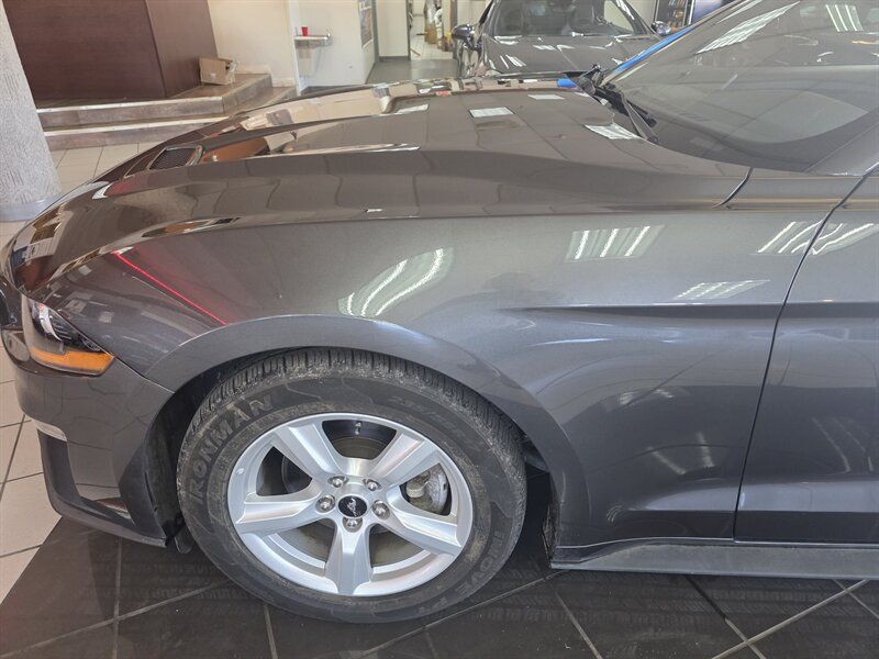Used 2019 Ford Mustang Convertible RWD image 35