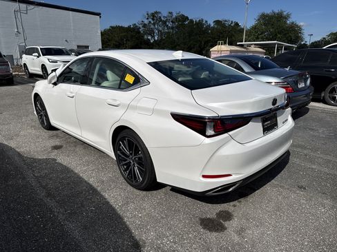 Used 2025 Lexus ES 350 w/ Premium Package FWD image 3