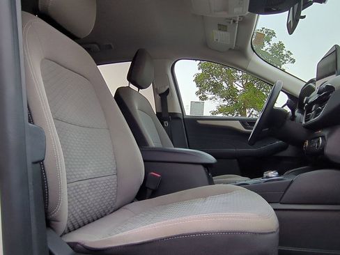 Used 2022 Ford Escape SE image 24