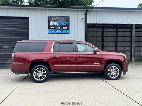 Used 2019 GMC Yukon XL Denali w/ Denali Ultimate Package AWD/4WD image 11