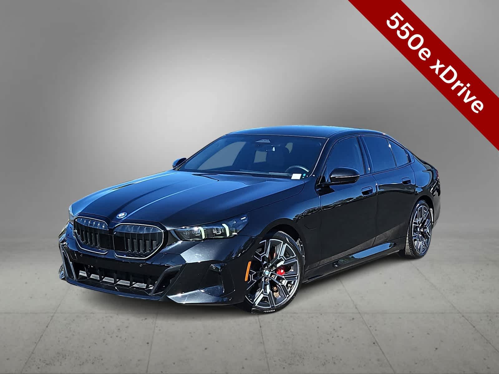 Used 2026 BMW 550e xDrive w/ Executive Package AWD/4WD image 1