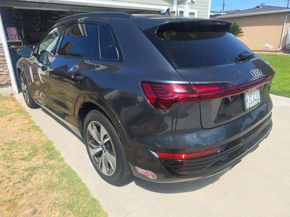 Used 2024 Audi Q8 e-tron Premium AWD/4WD image 3