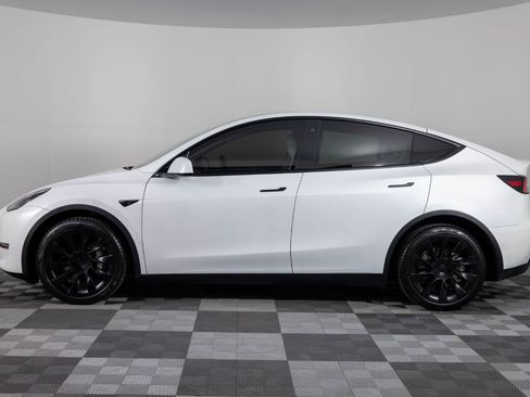 Used 2021 Tesla Model Y Long Range image 3
