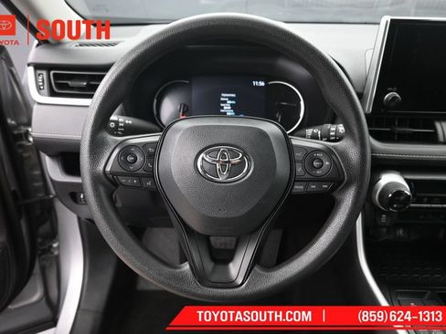 Used 2025 Toyota RAV4 XLE AWD/4WD image 21