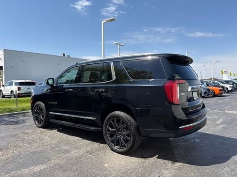 Used 2024 GMC Yukon SLT w/ SLT Premium Package AWD/4WD image 4