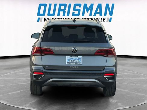 Used 2024 Volkswagen Taos SE w/ Panoramic Sunroof Package image 5