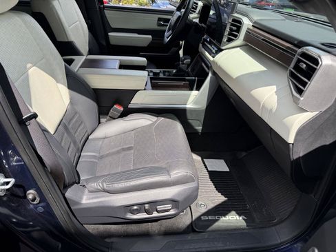 Used 2023 Toyota Sequoia Capstone AWD/4WD image 9