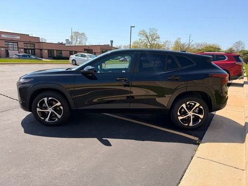 Used 2024 Chevrolet Trax RS w/ Driver Confidence Package image 7