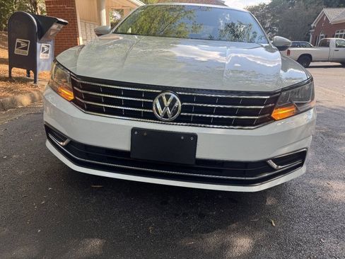 Used 2016 Volkswagen Passat 1.8T S FWD image 1