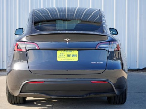 Used 2024 Tesla Model Y Performance image 53