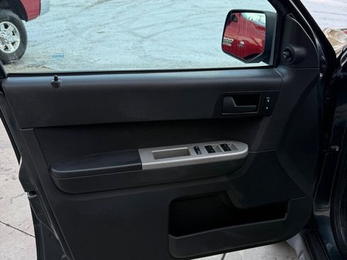 Used 2009 Ford Escape XLT image 11