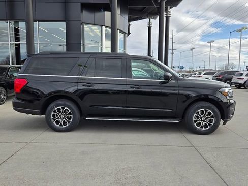 Used 2023 Ford Expedition Max XLT image 46