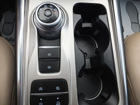 Used 2020 Ford Explorer Limited RWD image 28