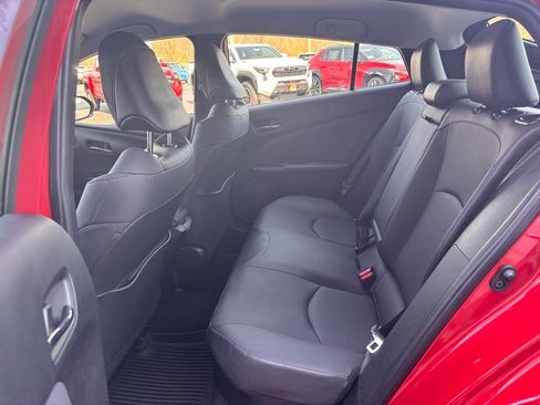 Used 2022 Toyota Prius XLE image 12