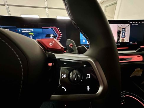 Used 2026 BMW M5 MSRP $133,175.00 w/ Carbon Package image 28