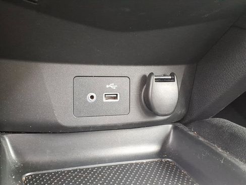 Used 2020 Nissan Rogue Sport S image 12